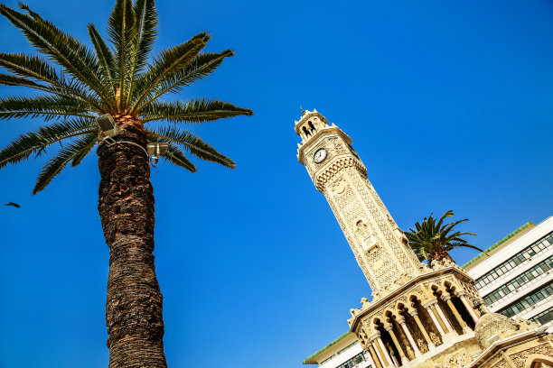 伊兹密尔，历史钟楼图片下载