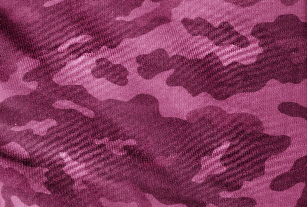 粉红色的旧迷彩布。图片下载