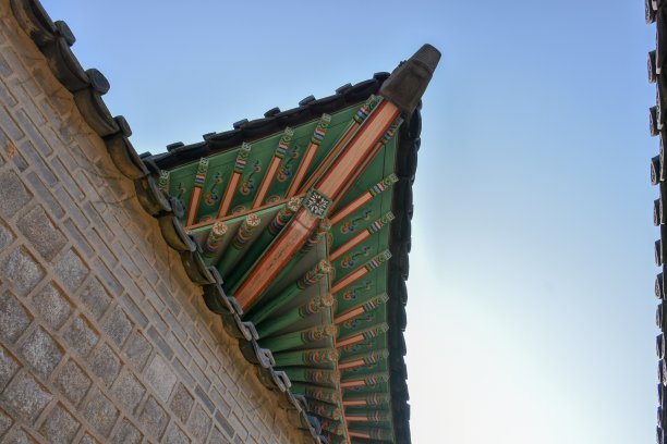 传统韩国建筑的屋顶细节图片下载
