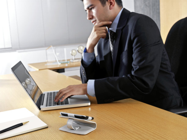 使用笔记本电脑图片下载