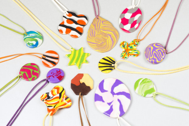 丰富多彩的手工饰品图片下载