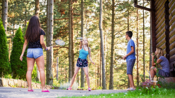 Badminton-enjoying自然图片下载