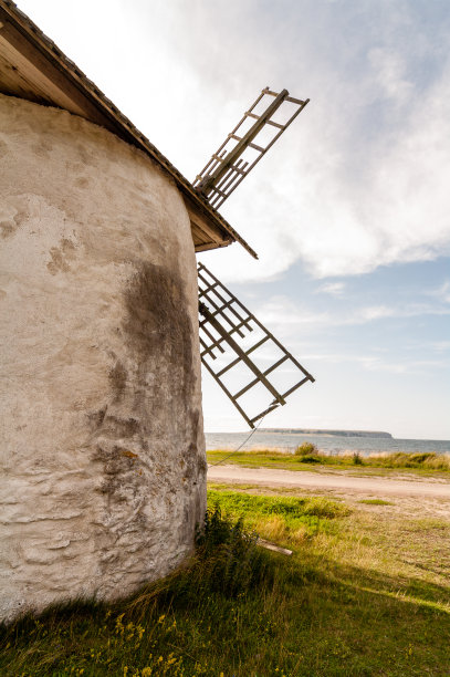 埃克斯塔海岸高地上一个旧风车的细节图片下载