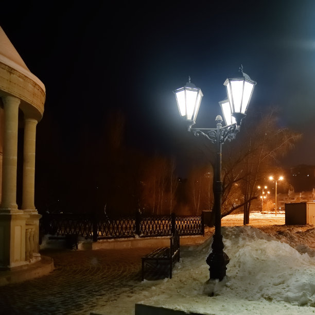 俄罗斯沃罗涅日市的冬夜图片下载