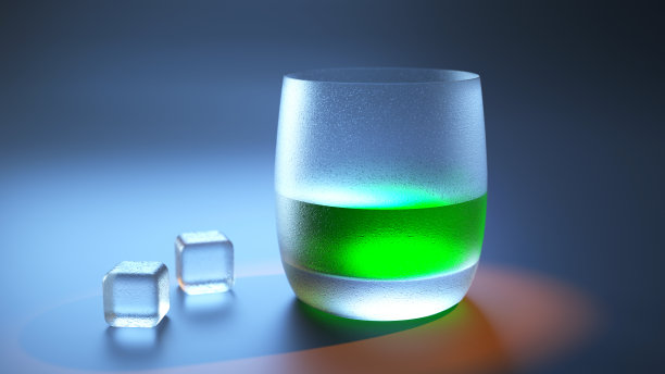 加两块冰块的冰冻玻璃杯图片下载