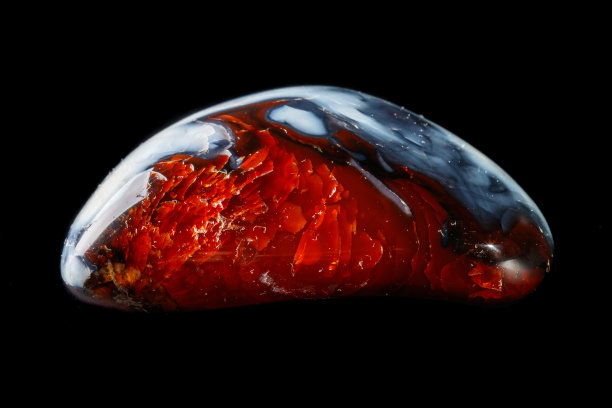 宏观矿物石科尼利安在黑色背景图片下载