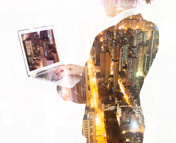 多次曝光女商人用笔记本工作图片下载