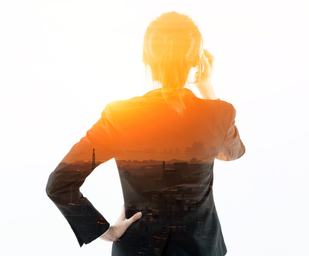 多次曝光女商人使用手机图片下载