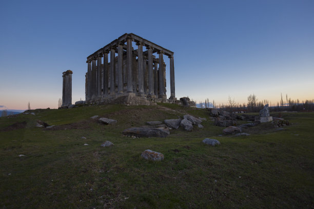 土耳其库塔哈亚卡夫达希萨尔的艾佐奈古城图片下载