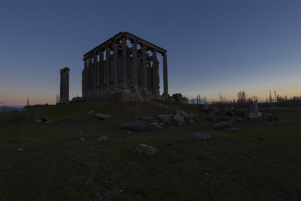 土耳其库塔哈亚卡夫达希萨尔的艾佐奈古城图片下载