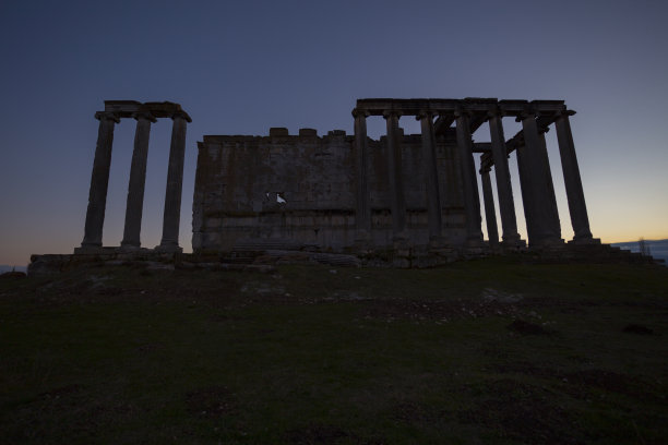 土耳其库塔哈亚卡夫达希萨尔的艾佐奈古城图片下载