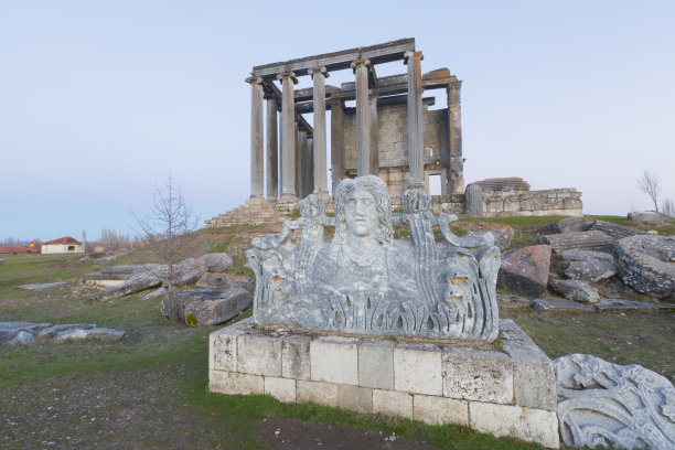土耳其库塔哈亚卡夫达希萨尔的艾佐奈古城图片下载