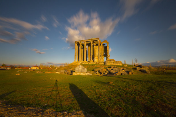土耳其库塔哈亚卡夫达希萨尔的艾佐奈古城图片下载