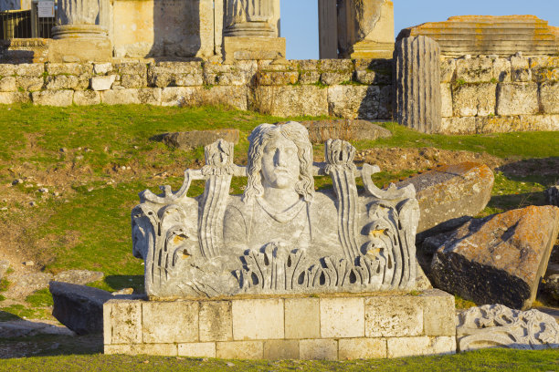 土耳其库塔哈亚卡夫达希萨尔的艾佐奈古城图片下载