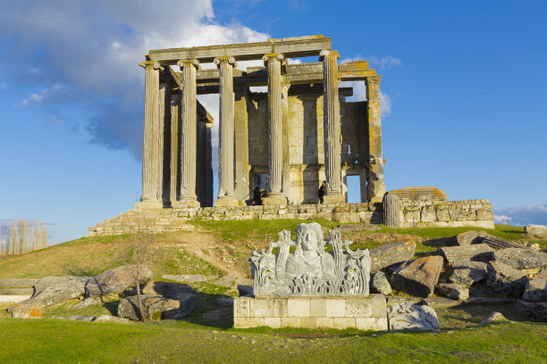 土耳其库塔哈亚卡夫达希萨尔的艾佐奈古城图片下载