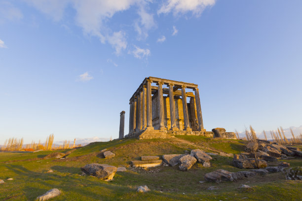 土耳其库塔哈亚卡夫达希萨尔的艾佐奈古城图片下载