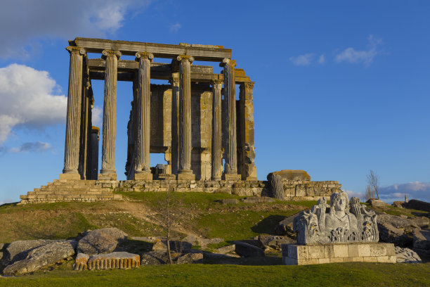 土耳其库塔哈亚卡夫达希萨尔的艾佐奈古城图片下载