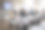 一群成功快乐的人在演讲期间学习软件工程和业务图片下载