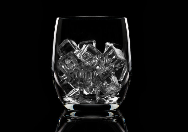 玻璃杯加冰图片下载