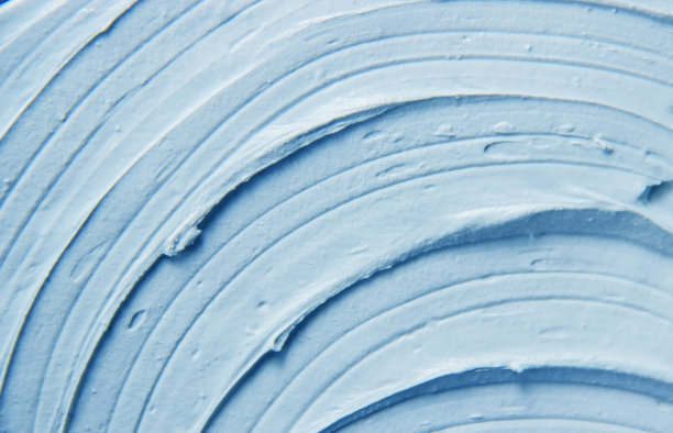 用死海的矿物质制成的泥面膜。图片下载