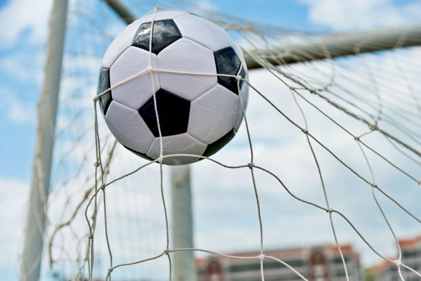 足球打到网图片下载
