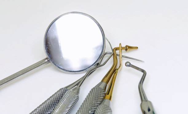 牙医用去除牙垢的医疗设备图片下载