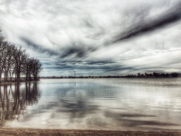 不祥的天空图片下载