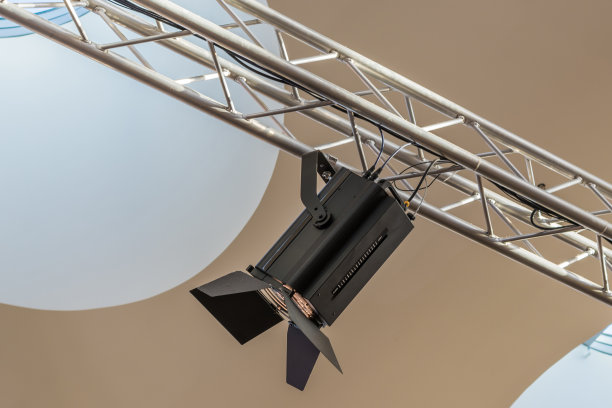 头灯在上层舞台图片下载