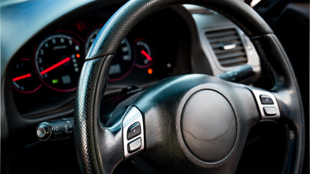 汽车仪表盘的照片图片下载