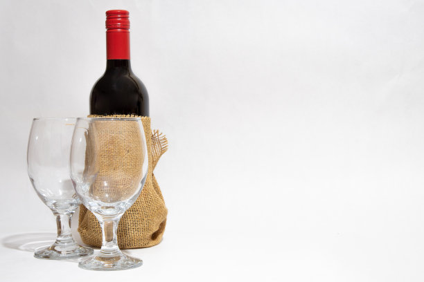 红酒与酒杯图片下载