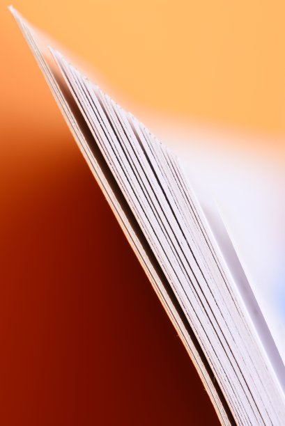 打开背景模糊的书页图片下载