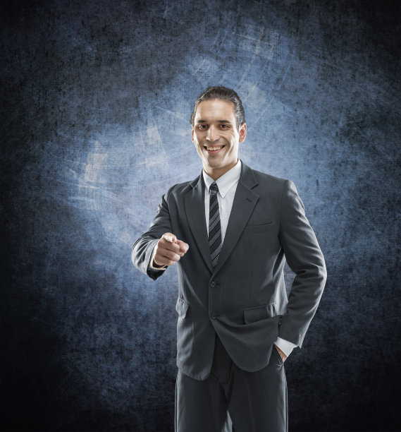 西装革履的商人指责你图片下载