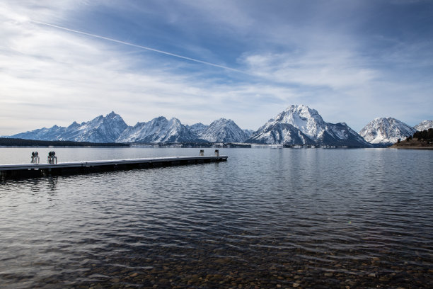 在水面上图片下载