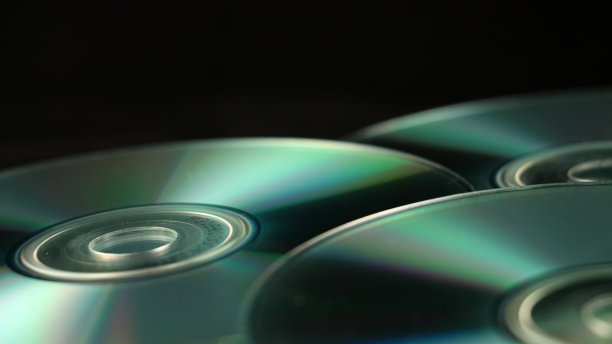 CD盘堆对黑色4图片下载