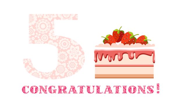 恭喜你，5岁了，草莓蛋糕，英文，白色，粉色，矢量。图片下载