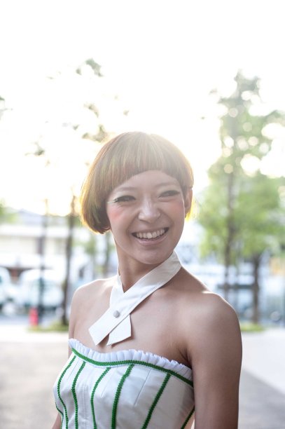 亚洲女模特的照片在理发图片下载