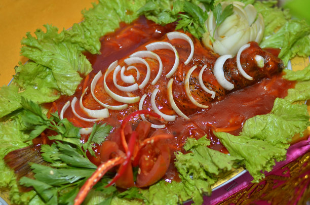 亚齐人晚餐的传统菜单:烤鱼图片下载