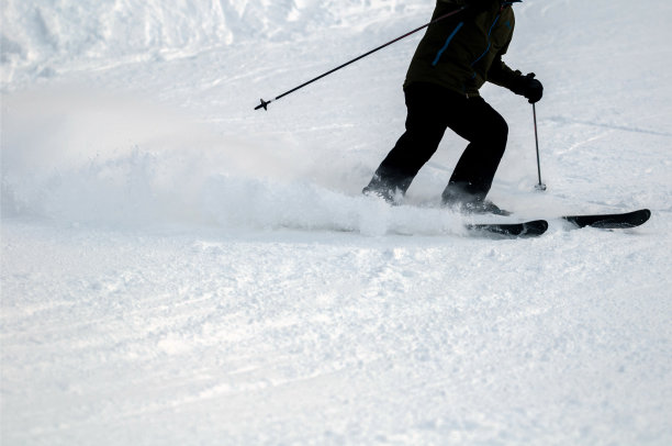 自由骑手跑下坡图片下载