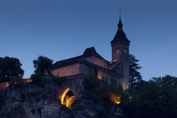 夜幕降临在罗卡玛杜，Lot, Occitanie，法国图片下载