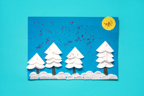圣诞贺卡与3D冬季景观。孩子们的创意纸项目。为孩子们提供有趣的教育活动。工艺;黏液;艺术项目图片下载