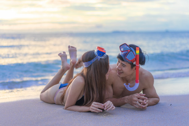 海滩上的爱图片下载