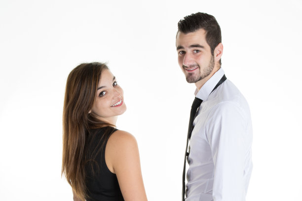 幸福的情侣。孤立的白色背景。图片下载