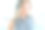 穿着格子衬衫听音乐的女孩图片下载
