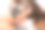 水疗中心。硬件美容。可爱的年轻女人的特写照片与奶油面膜在美容院。图片下载
