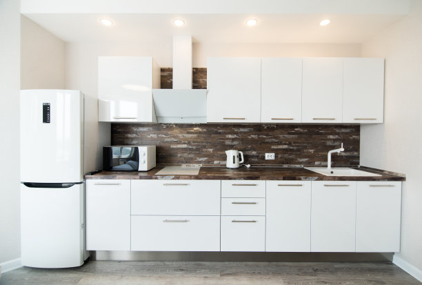 灯光厨房的照片图片下载