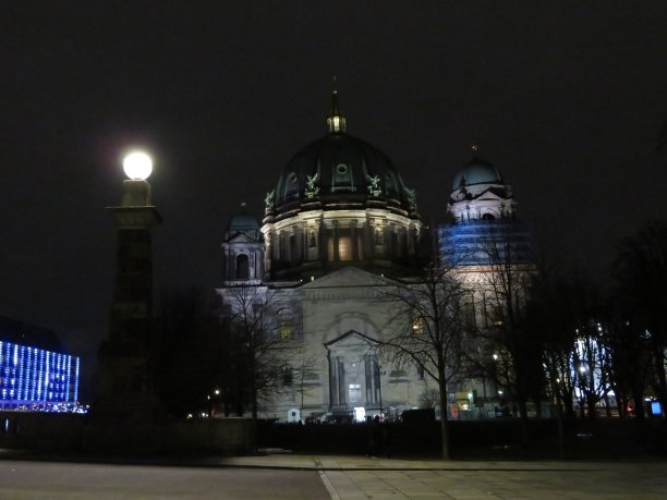 柏林在夜间图片下载