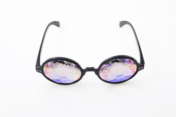 眼镜万花筒全息图白色背景孤立。穴位位于前方。图片下载