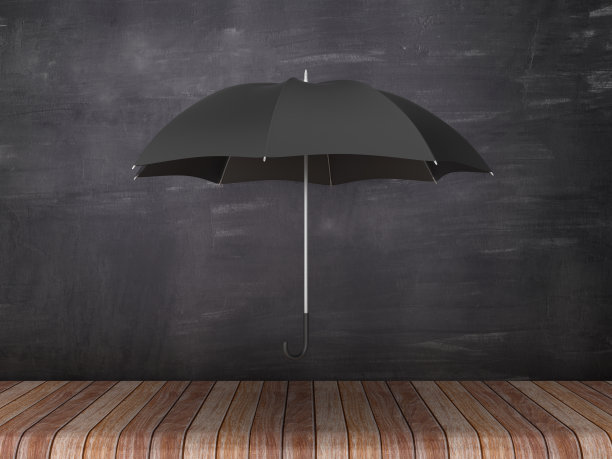 雨伞在木地板上-黑板背景- 3D渲染图片下载