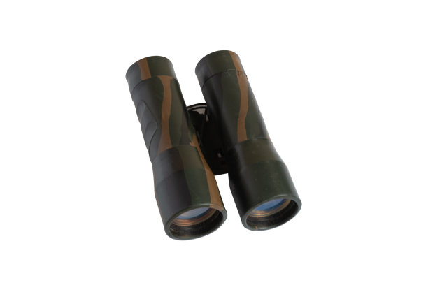 双筒望远镜孤立在白色背景上。图片下载