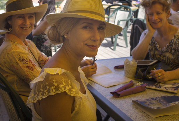 度假的美女图片下载